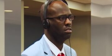 Chocolate MC durante el juicio en que fue declarado culpable. Foto: Captura de video Telemundo51.