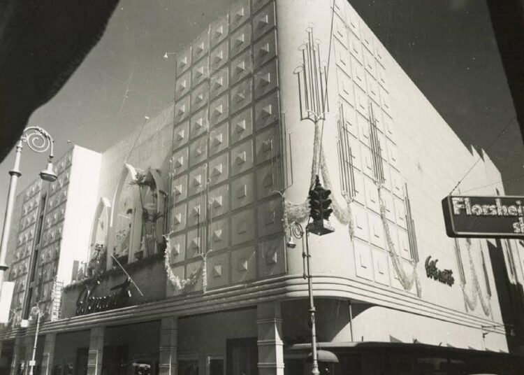 La tienda El Encanto creció hasta adquirir el carácter casi legendario de un templo a la elegancia, donde se cuidaba el más mínimo detalle. Foto: Revista Bohemia.