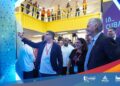 Díaz-Canel en el stand dedicado a la Inteligencia Artificial en FIHAV 2025. Foto: Facebook/Carlos Miguel Pérez Reyes.