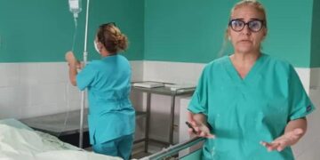 Atención a los lesionados en una explosión durante las parradas de Guayos en la Sala de Caumatología del Hospital Provincial Camilo Cienfuegos, de Sancti Spíritus. Foto: Arelys García/ Escambray.