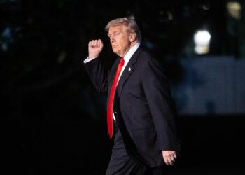 “Ya veremos que pasa con Venezuela”, dijo, a la vez que se mostraba enfático sobre el futuro del presidente venezolano Nicolás Maduro, cuando la periodista le preguntó si este tenía los días contados: “Diría que sí, creo que sí”, sentenció. Foto: Francis Chung/EFE