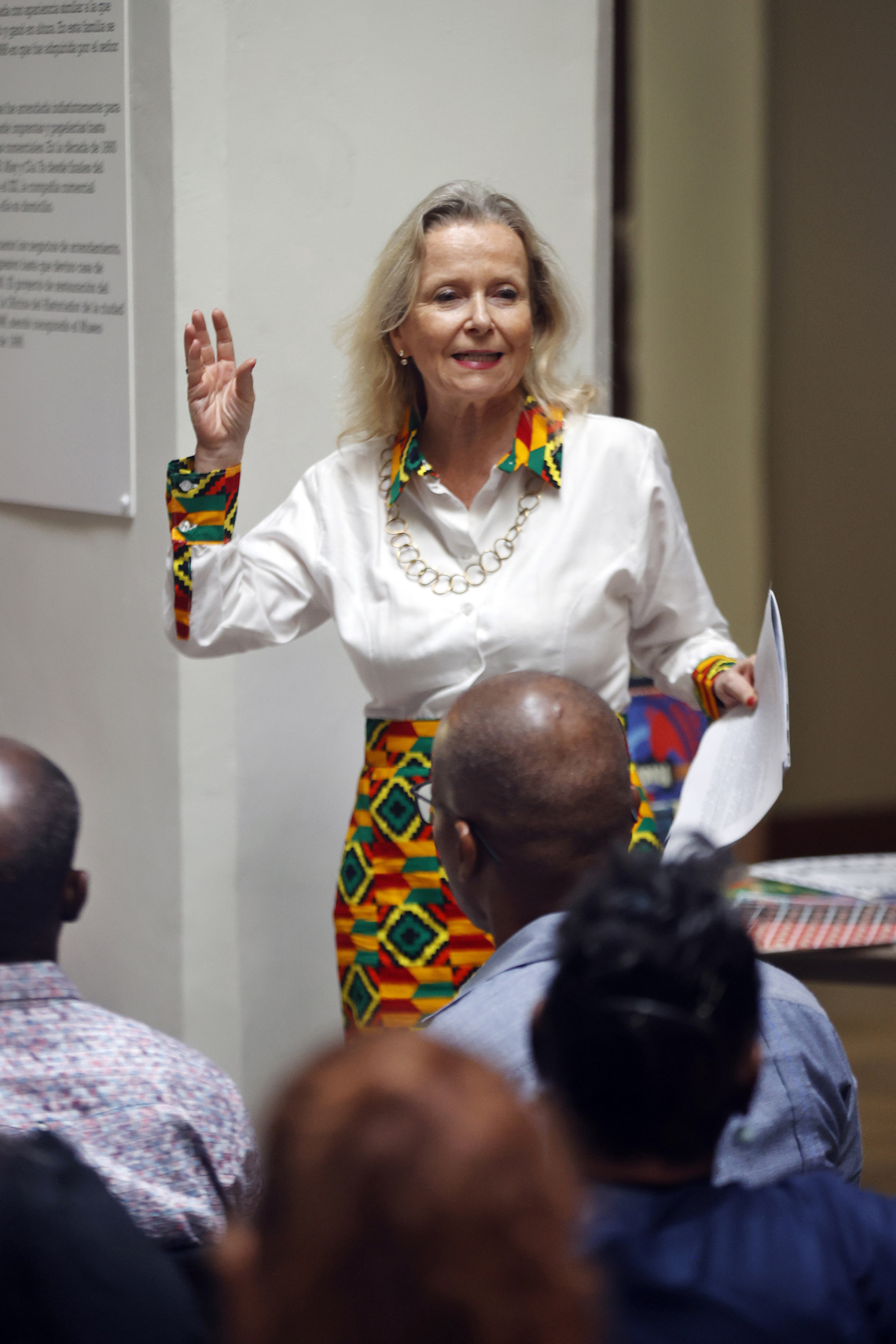 La directora de la Oficina Regional de la Organización de las Naciones Unidas para la Educación, la Ciencia y la Cultura (Unesco), Anne Lemaistre, habla durante la presentación del juego "Diáspora Africana", en La Habana. Foto: Ernesto Mastrascusa / EFE.