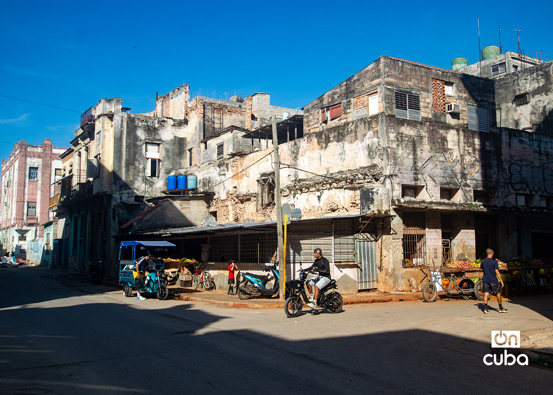 Calle Colón, en La Habana. Foto: Otmaro Rodríguez.