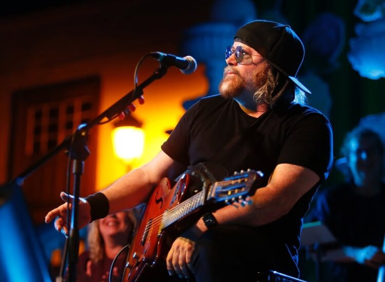 Carlos Varela en un concierto en Tenerife. Foto: Instagram/Carlos Varela.