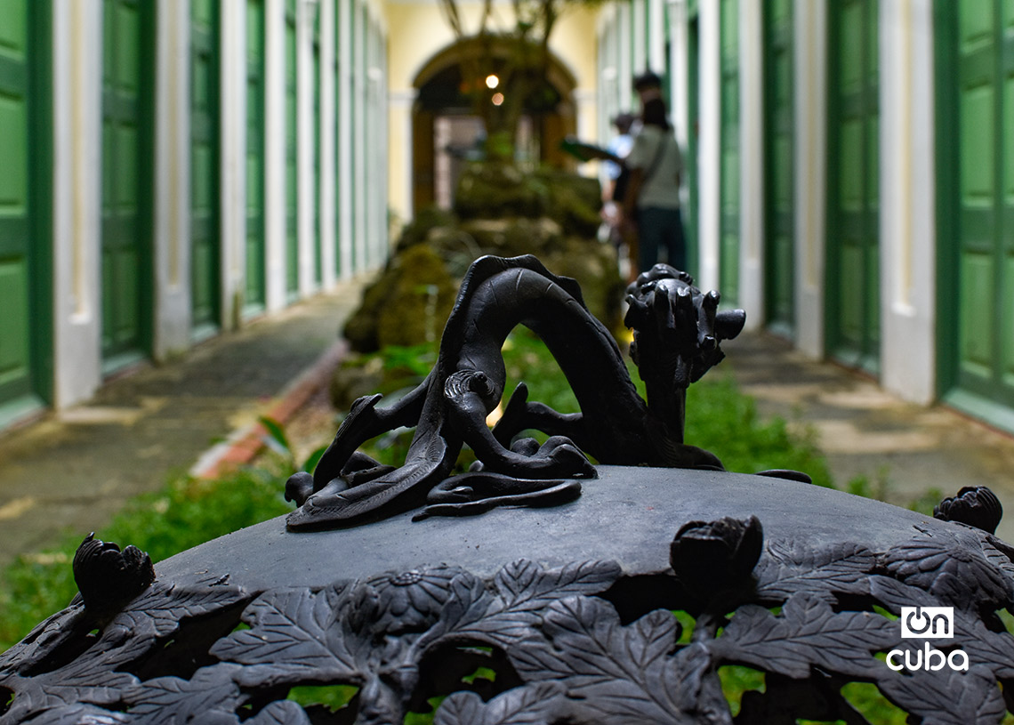 Traces of Japan in Cuba Part of the Japanese collection of the Casa de Asia in Havana. Photo: Otmaro Rodríguez.