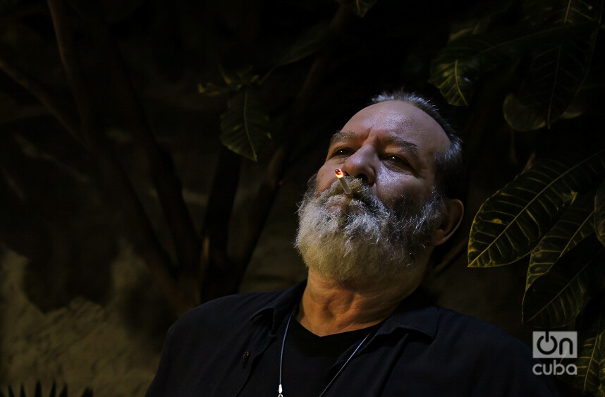 Jorge Perugorría, director of “Neurótica anónima,” in an interview with OnCuba News. Photo: Jorge Luis Coll. 