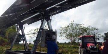 Grupos electrógenos móviles y sistemas fotovoltaicos asegurarán el riego de miles de hectáreas de tabaco en Cuba. Foto: Delegación Provincial Agricultura Pinar del Río.