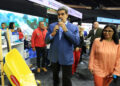 Maduro, hablando junto a Delcy Rodríguez durante una feria con productores en Caracas. Foto:  Palacio de Miraflores /EFE.