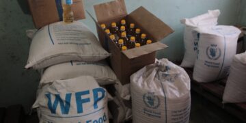 Algunos alimentos que serán entregados a damnificados del huracán Melissa en el oriente de Cuba, gracias a una donación de Japón al PMA. Foto: @WFP_Cuba / X.