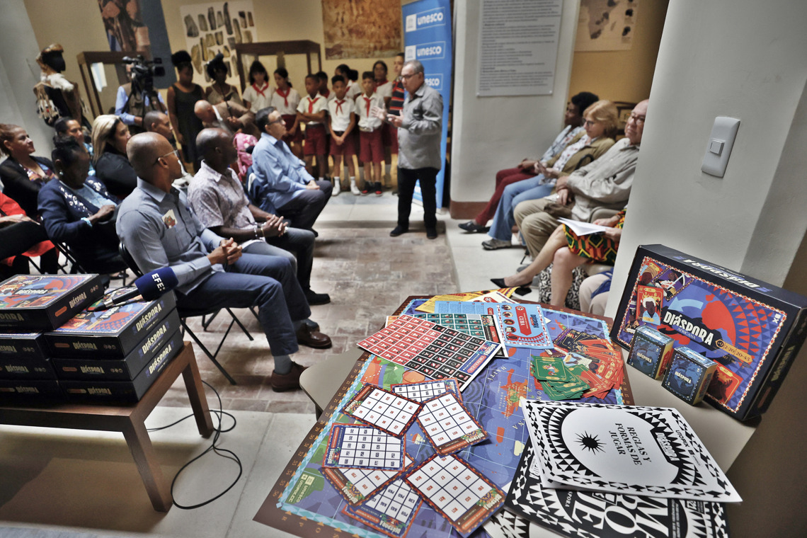 Presentación del juego "Diáspora Africana" en la Casa de África en La Habana, el 16 de diciembre de 2025. Foto: Ernesto Mastrascusa / EFE.