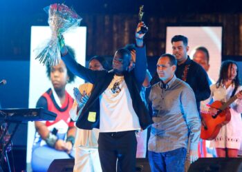 Liván Moinelo durante la premiación a los mejores deportistas cubanos en 2025. Foto: Facebook Jit Deporte Cubano