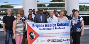 Imagen de archivo (2024) de la brigada médica de Cuba en Antigua y Barbuda. Foto: antiguanewsroom.com / Archivo.