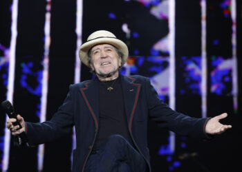 Sabina durante el concierto en el Movistar Arena, en Madrid. Foto: EFE / Javier Lizón.