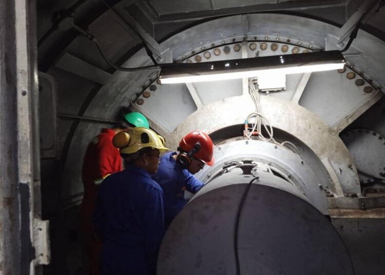 Pruebas en el bloque 4 de la termoeléctrica de Cienfuegos para su posterior sincronización. Tomada del perfil de Facebook de la Empresa Termoeléctrica Cienfuegos.