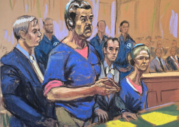 Dibujo realizado por la artista Jane Rosenberg donde aparece el presidente de Venezuela, Nicolás Maduro (c), junto a su esposa, Cilia Flores (d), compareciendo ante un tribunal federal este lunes, en Nueva York. Foto: EFE/ Jane Rosenberg