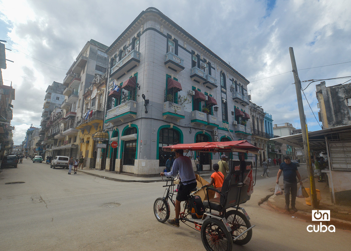 Escena cotidiana en la calle Consulado, en Centro Habana. Foto: Otmaro Rodríguez.