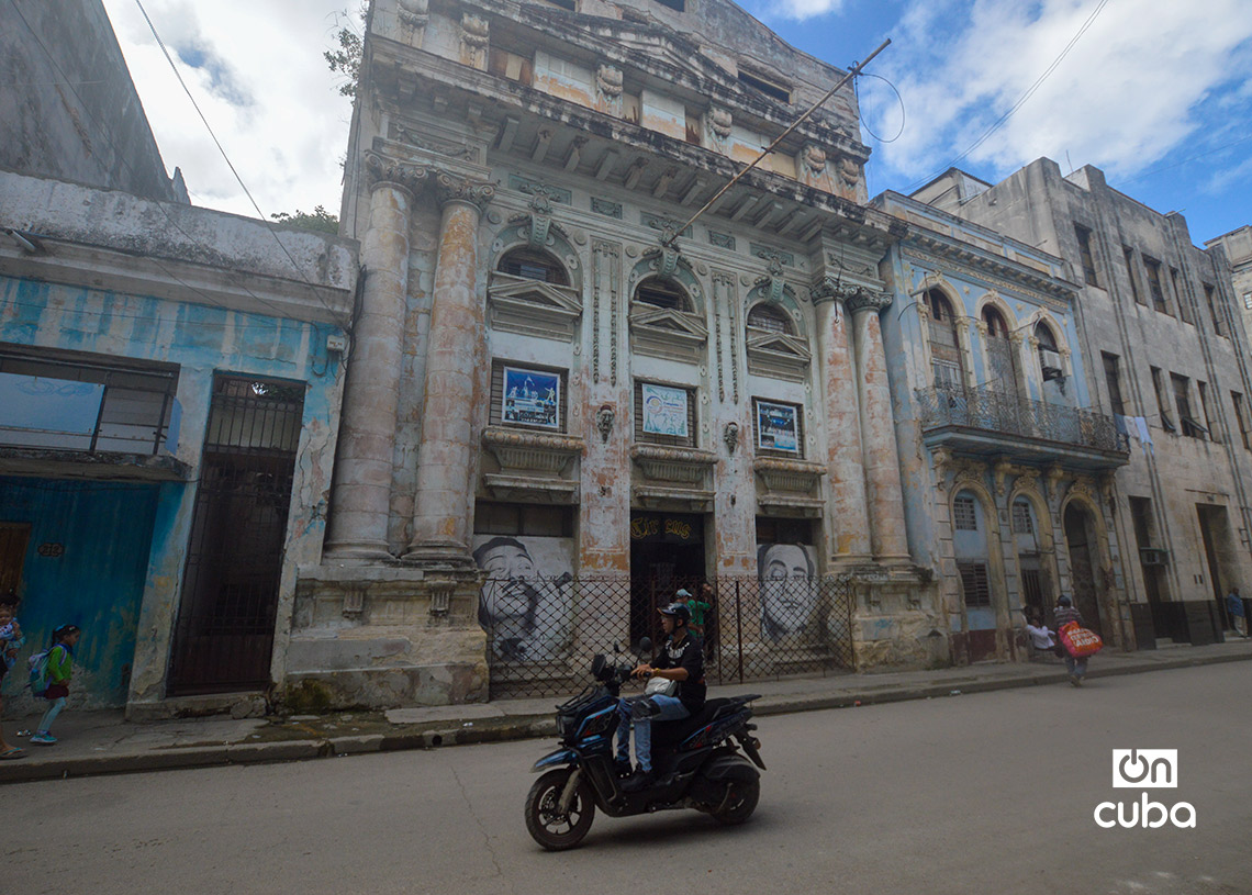 Sitio donde estaba el Cine Majestic, en la calle Consulado, en Centro Habana. Foto: Otmaro Rodríguez.