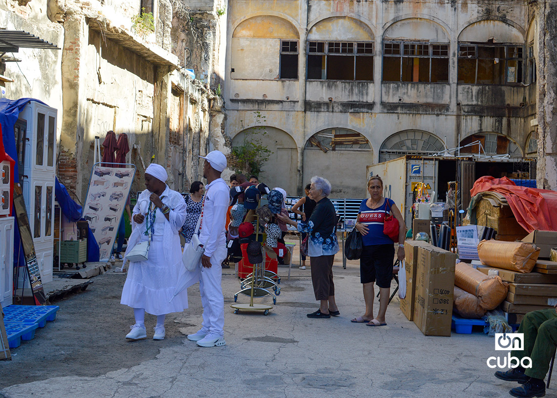 Chinese products market in Havana. Photo: Otmaro Rodríguez.