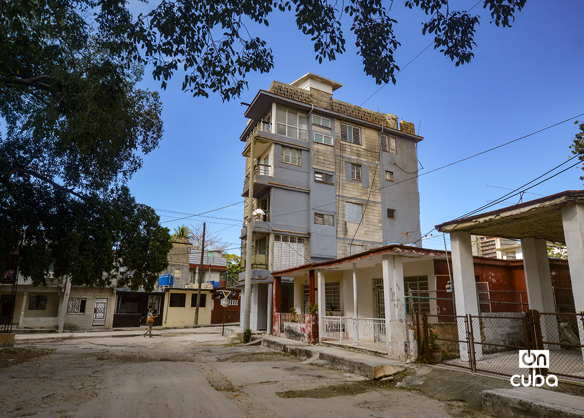 Urban environment of Manila Park, in Cerro, Havana. Photo: Otmaro Rodríguez.