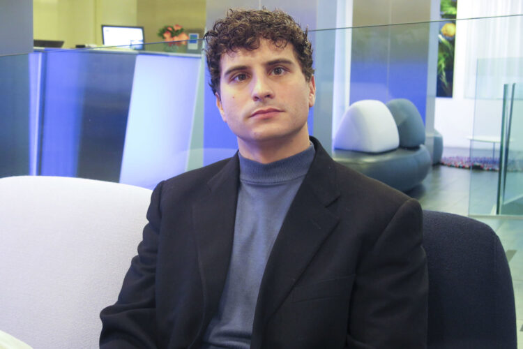 David Bim, cineasta nacido y criado en España pero con familia cubana. Foto:  Alicia Hegar/EFE.