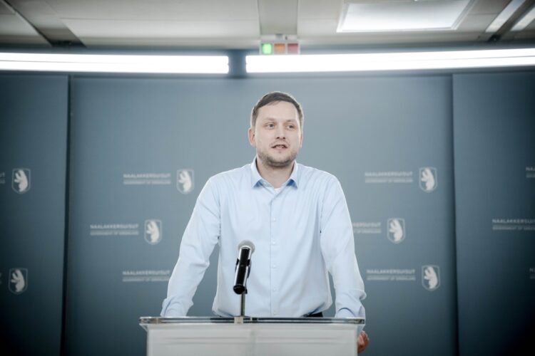 El primer ministro de Groenlandia, Jens-Frederik Nielsen, ofrece una rueda de prensa en Nuuk, Groenlandia, el 5 de enero de 2026. Foto: EFE/EPA/OSCAR SCOTT CARL DINAMARCA FUERAEFE/EPA/OSCAR SCOTT CARL DENMARK OUT