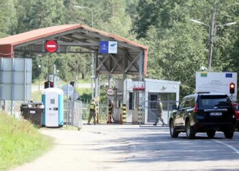 Policías lituanos. Foto: EFE/EPA/STRINGER