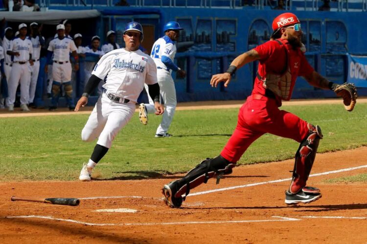 Industriales derrotó a Mayabeque y logró su clasificación a las semifinales de la 64 Serie Nacional de Béisbol (SNB). Foto: Roberto Morejón / Jit.