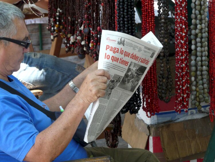 La educación financiera es presentada por las autoridades como una herramienta para fomentar la resiliencia y evitar errores costosos. Foto: AMD.