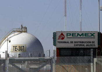 Fotografía de archivo del 8 de enero de 2019 de un centro de distribución de combustibles de Petróleos Mexicanos (PEMEX) en la ciudad de Zapopan, estado de Jalisco.Foto: EFE/ Francisco Guasco/ARCHIVO