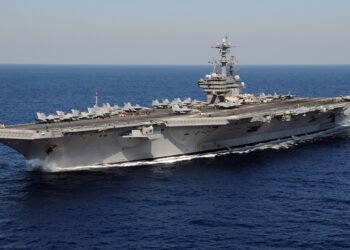 El portaaviones nuclear USS George H. W. Bush, de Estados Unidos. Foto: U.S. Navy / Wikipedia / Archivo.