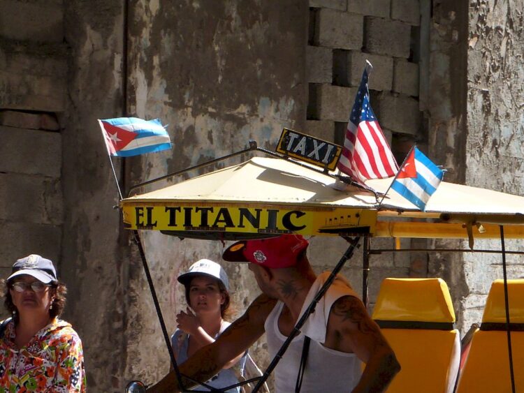 Algunos podrán leer en esta imagen una metáfora del momento crucial que se vive en la isla. Los icebergs son más de uno. Foto:  AMD