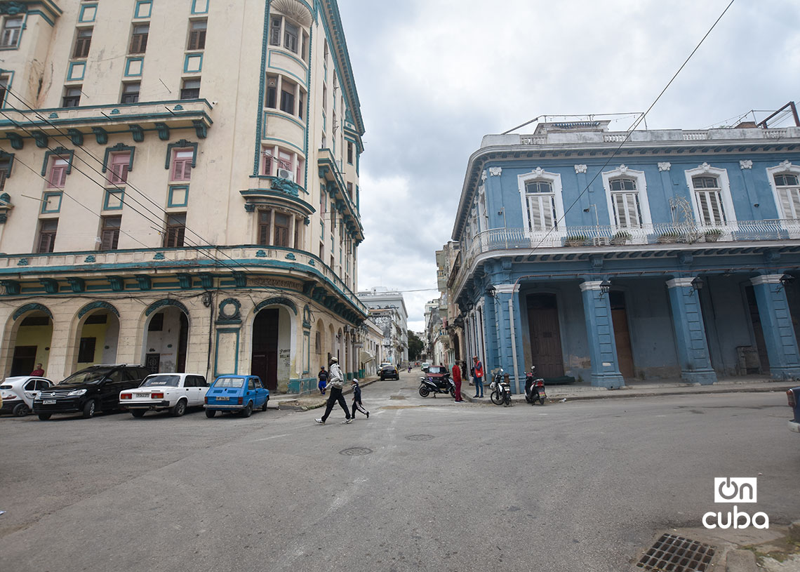Buildings around Morro Street, in Old Havana. Photo: Otmaro Rodríguez. 