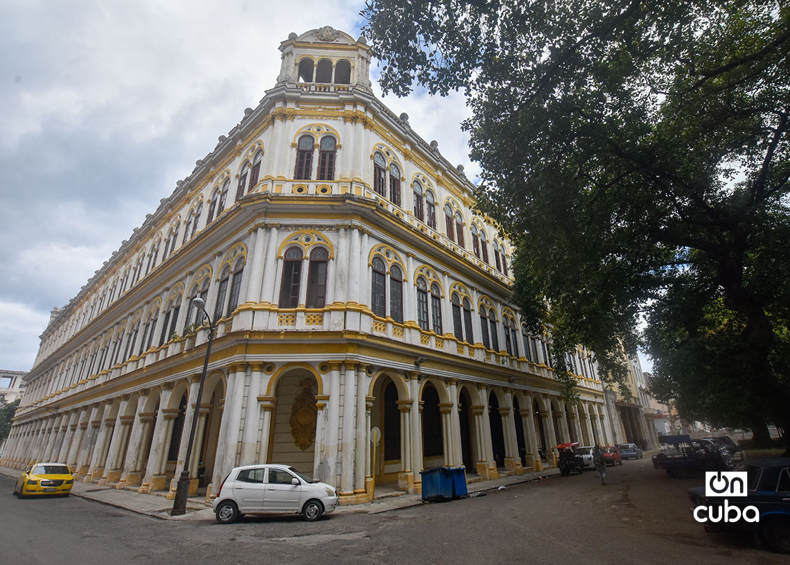 Fernando Alonso National Ballet School, at the intersection of Morro and Trocadero streets, in Old Havana. Photo: Otmaro Rodríguez.