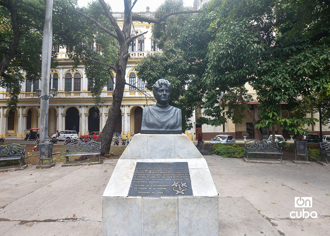 Bust of América Arias, in the park of the same name, around Morro Street, in Old Havana. Photo: Otmaro Rodríguez. 