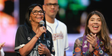 Delcy Rodríguez, hablando durante el Gran Encuentro con la Juventud venezolana este jueves, en Caracas. Foto: Palacio Miraflores/EFE.