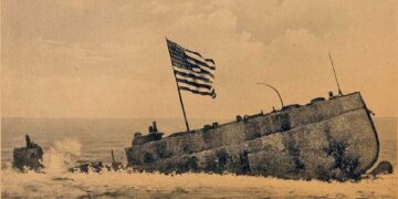 Instante del hundimiento definitivo en alta mar. Foto: El Fígaro, 24 de marzo de 1912.