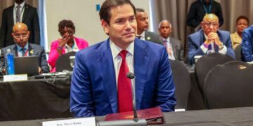 Fotografía cedida por la Comunidad del Caribe (Caricom) que muestra al secretario de Estado de Estados Unidos, Marco Rubio, asiste a una plenaria de la 50 Reunión Ordinaria de la Conferencia de Jefes de Gobierno de Caricom este miércoles, en Basseterre (San Cristóbal y Nieves). Foto: Caricom / EFE.
