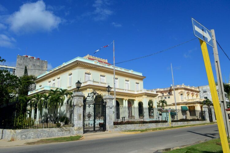 Sede del Ministerio de Relaciones Exteriores de Cuba (Minrex), en La Habana. Foto: AMD.