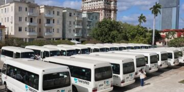 Flotilla de la nueva mipyme estatal TRANSMED, para brindar servicios de transporte a personal médico y población en general. Foto: Eduardo Rodríguez Dávila / Facebook.