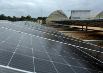 Paneles solares donados a instuciones en Villa Clara. Foto: Radio Rebelde.