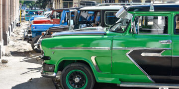 Pocos autos están funcionando, falta de combustible. Foto: Otmaro Rodríguez