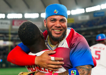 Yoan Moncada es el único pelotero del equipo cubano al sexto Clásico Mundial que tiene asegurado un puesto en la temporada de Grandes Ligas en 2026. Foto: WBC.