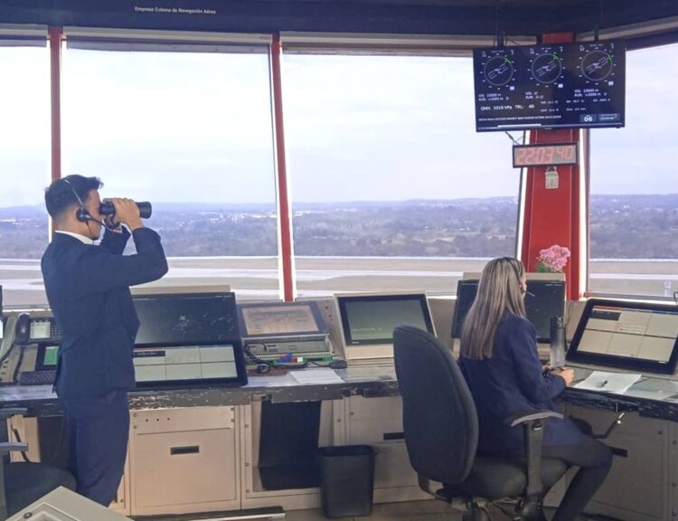 Torre de control del aeropuerto internacional José Martí de La Habana. Foto: Empresa Cubana de Navegación Aérea.
