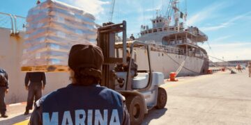 Buque con ayuda humanitaria de México zarpa hacia Cuba. Foto: Gobierno de México.