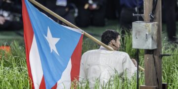 Benito durante el intermedio del Super Bowl. Foto: EFE/EPA/CHRIS TORRES