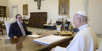 El canciller cubano, Bruno Rodríguez, se reúne con el papa León XIV en el Vaticano, el 28 de febrero de 2026. Foto: Tomada del perfil en X de Bruno Rodríguez.