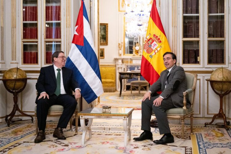 El canciller Bruno Rodríguez y su homólogo español José Manuel Albares reunidos en Madrid hoy. Foto: Minrex/FB.