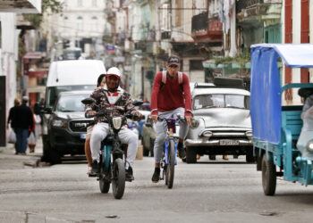Una calle de La Habana. Foto:  Ernesto Mastrascusa/EFE.