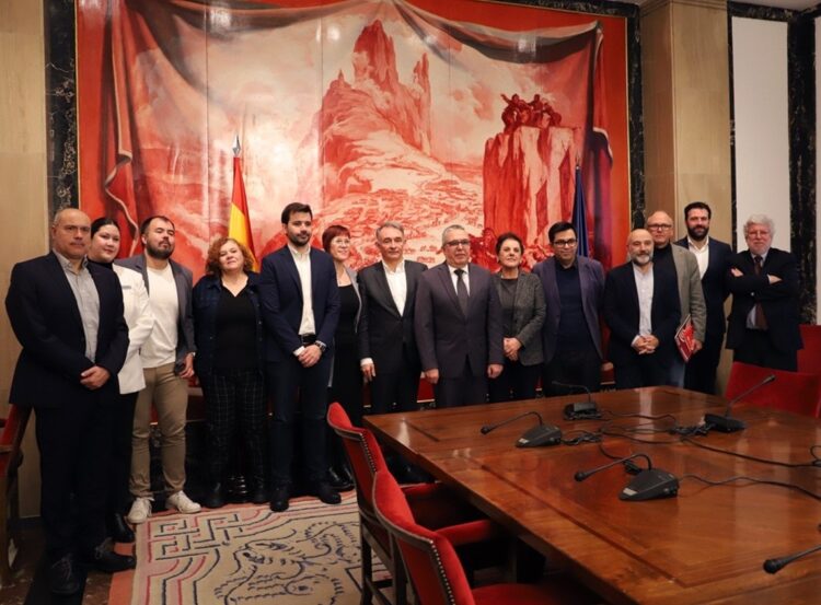 Encuentro del embajador cubano en España con diputados españoles. Foto: @CubaMINREX