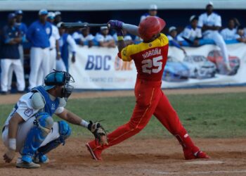 Con su jonrón en el décimo episodio, José Amaury Noroña fue el héroe de Matanzas en partido que le dio a los Cocodrilos el pase a la final de la 64 Serie Nacional de Béisbol. Foto: Tomada del perfil de Facebook JIT Deporte Cubano.